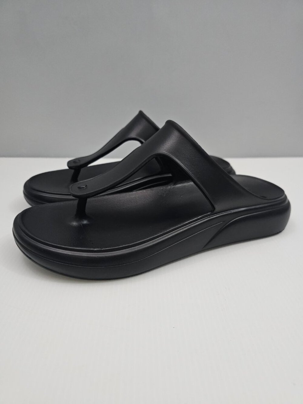 Stuart Weitzman Stuflex T Strap Slide Sandal Womens 9 Black Platform Flip Flops